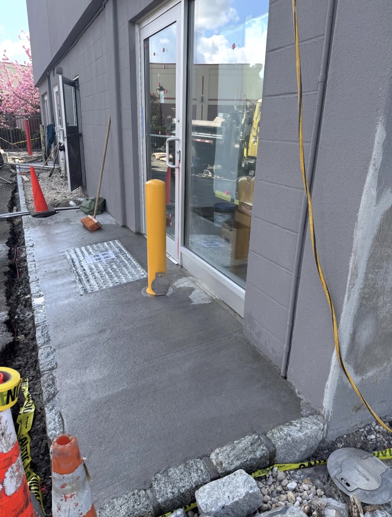 Commercial Concrete Walkway
